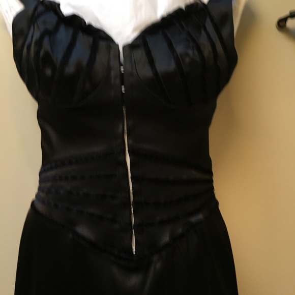 Like new. Stunning cocktail dress! - Picture 4 of 8